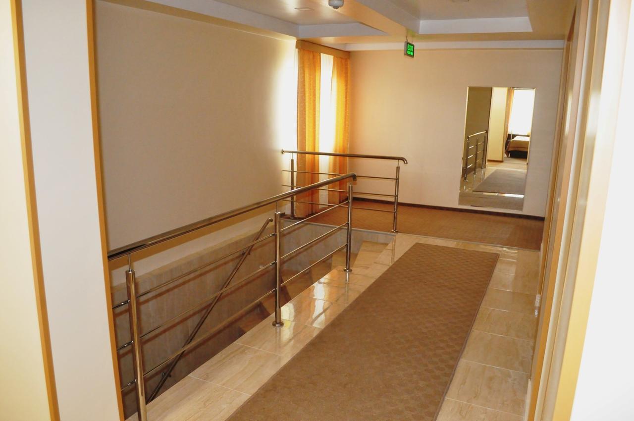Hotel Andrei Câmpia Turzii Exterior photo